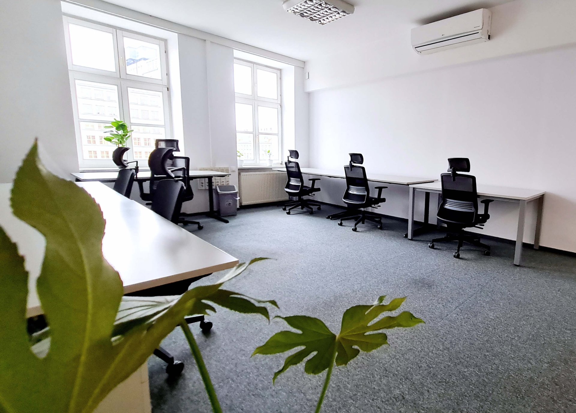 6 fős iroda itt: Idea Place