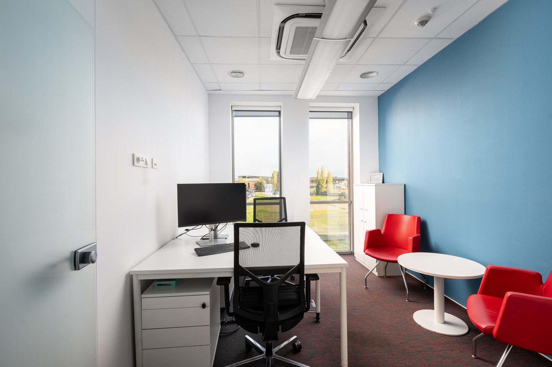 Biuro dla 3 os. w Lastadia Office beIN Offices powered by BiznesHub