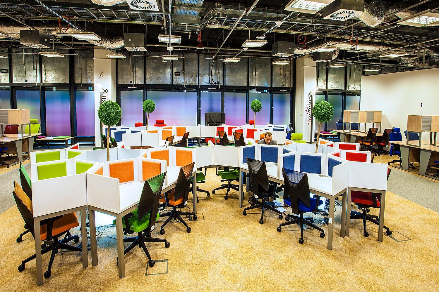 Wnętrza PGE Narodowy beIN Offices powered by BiznesHub
