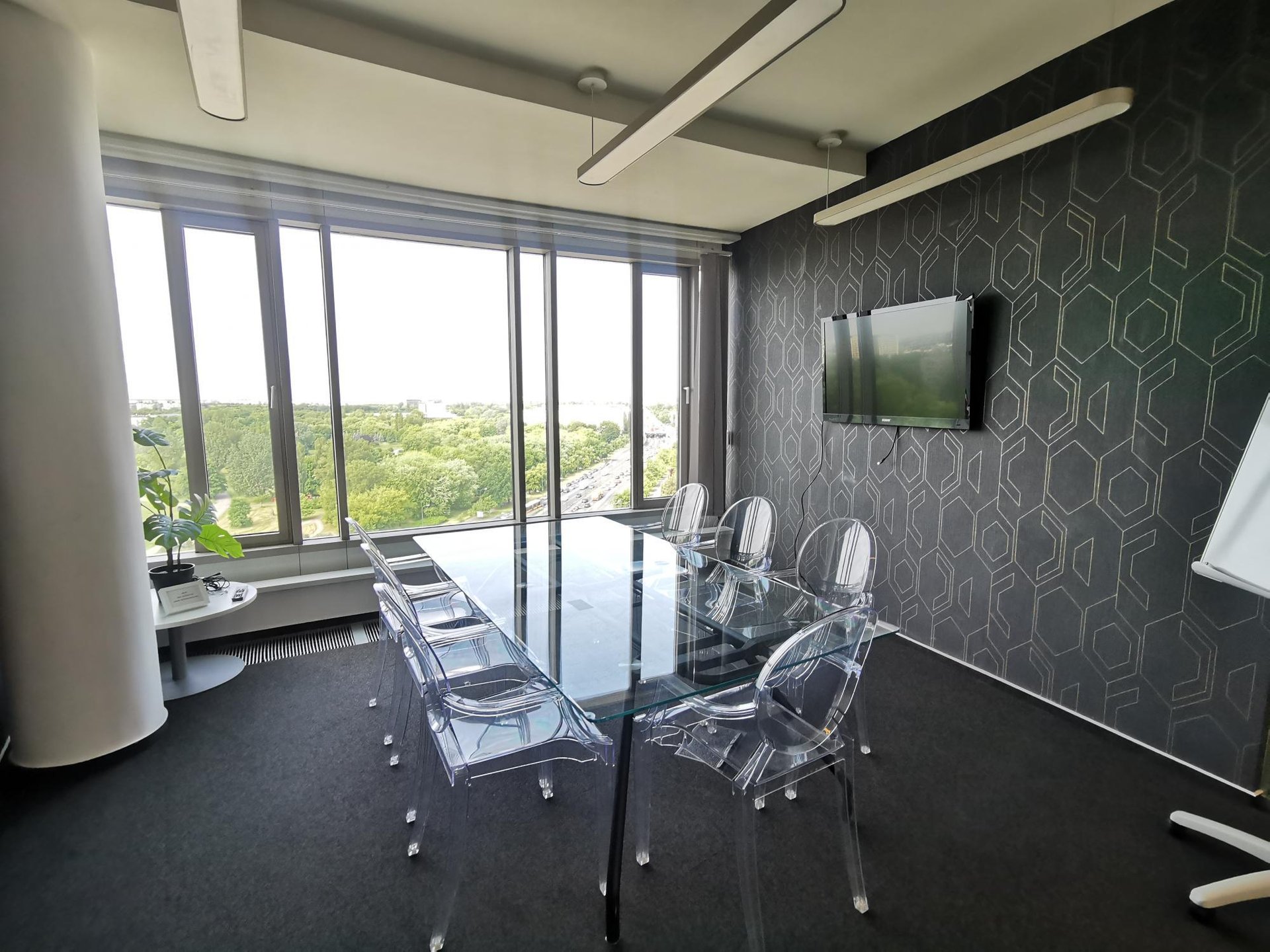 Wnętrza Zebra White beIN Offices powered by BiznesHub