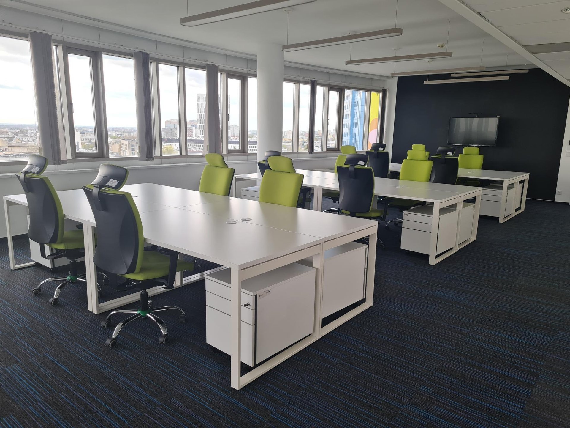 Wnętrza Zebra White beIN Offices powered by BiznesHub