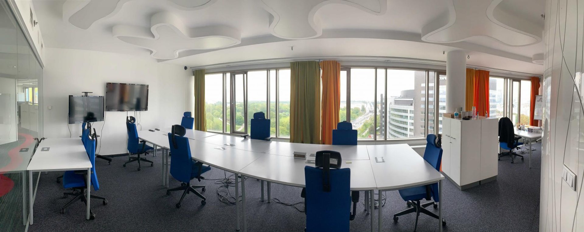Interior of Zebra White beIN Offices powered by BiznesHub